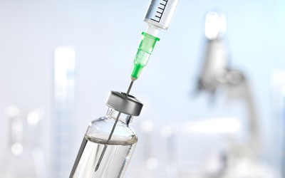 Pharmaceutical syringe with vial